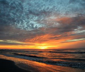 Превью обои пляж, море, волны, закат, природа, пейзаж