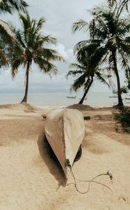 Превью обои пляж, песок, лодка, пальмы, море