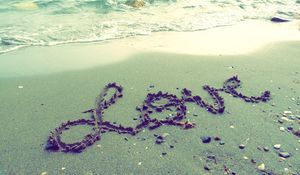 Превью обои пляж, песок, волна, надпись, любовь
