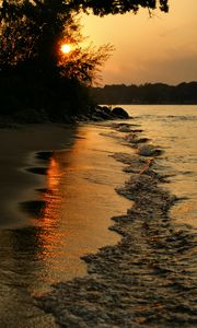 Превью обои пляж, побережье, закат, море, блики
