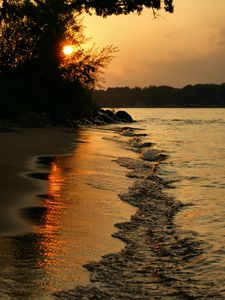 Превью обои пляж, побережье, закат, море, блики