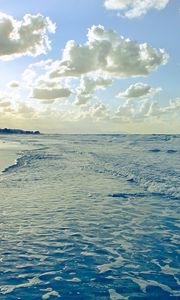 Превью обои пляж, солнце, побережье, песок, мокрый, пена, люди, облака, волны