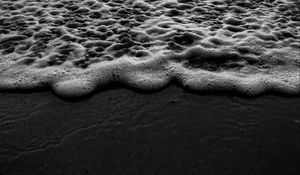 Превью обои пляж, волны, вода, море, чб