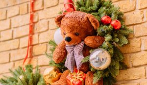 Превью обои плюшевый мишка, игрушка, украшения, венок, новый год, рождество