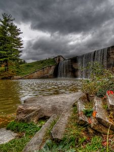 Превью обои плотина, вода, спуск, ступени, берег