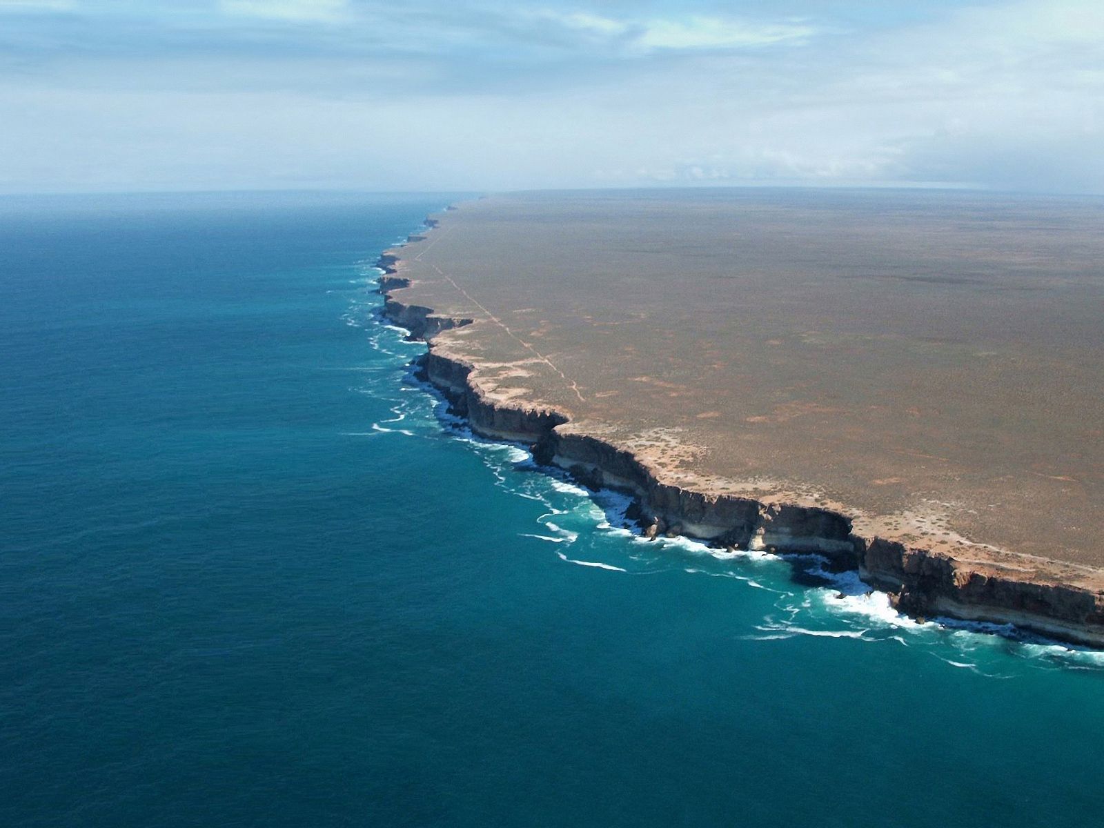 Атлантический океан форма. Плато Налларбор. Равнина Налларбор. Скалы Бунда Австралия. Карибское море Атлантический океан.