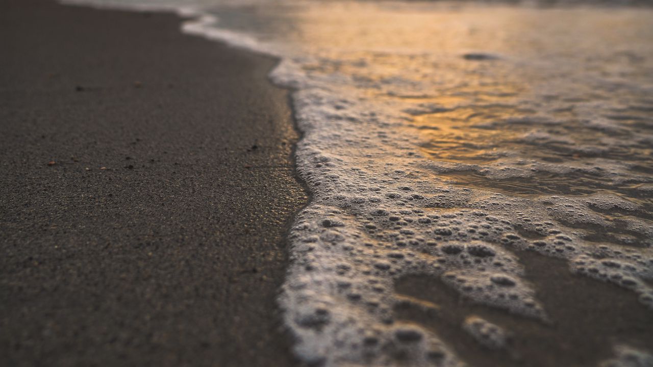 Обои побережье, море, песок, вода, прибой