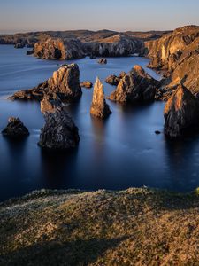 Превью обои побережье, море, скалы, вода, земля, пейзаж