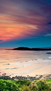 Превью обои побережье, океан, волны, песок, пляж, растительность, небо, вечер, бухта, цвета, спокойствие