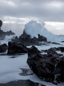 Превью обои побережье, скалы, море, волны, брызги, вода