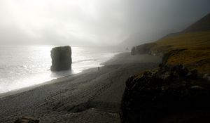 Превью обои побережье, туман, океан, темный