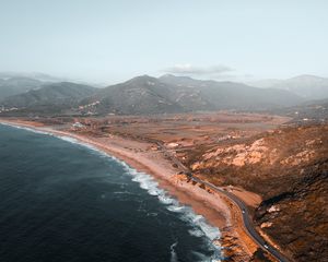 Превью обои побережье, вид сверху, море, пейзаж, холмистый, дорога