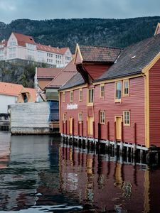 Превью обои побережье, здания, скалы, вода