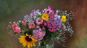 Превью обои подсолнух, петуния, гипсофил, букет, цветы, кувшин, салфетка