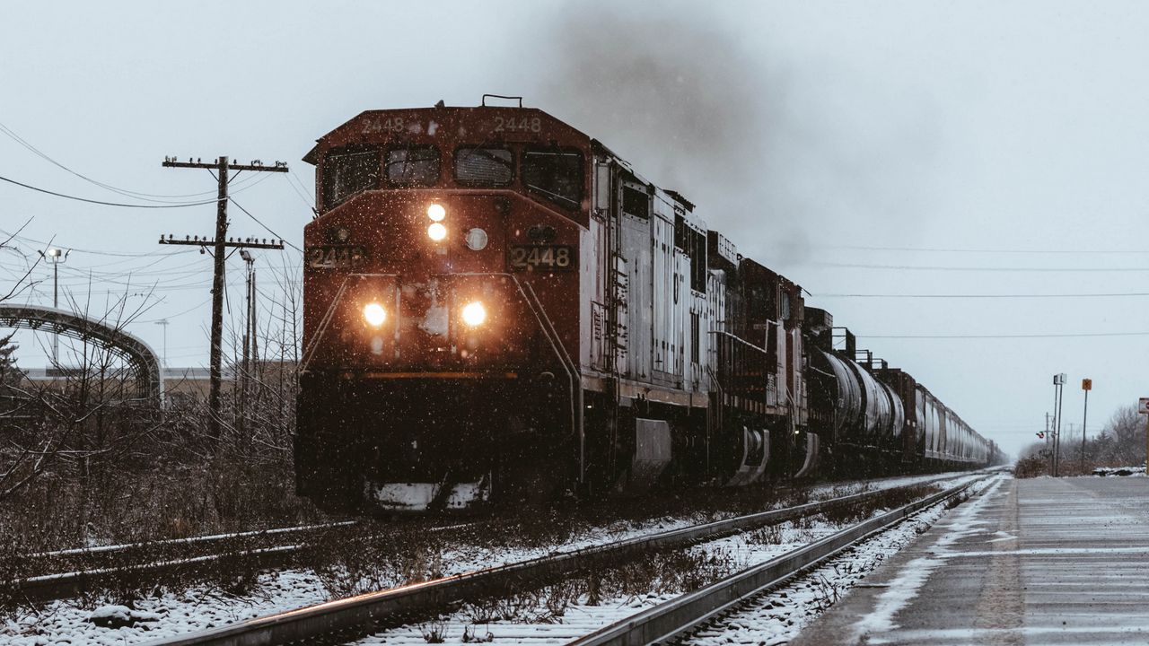 Обои поезд, рельсы, железная дорога, снег, зима