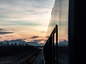 Превью обои поезд, закат, горы, пейзаж, сумерки