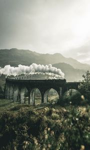 Превью обои поезд, железная дорога, мост, горы, дым, гленфиннан, виадук, великобритания