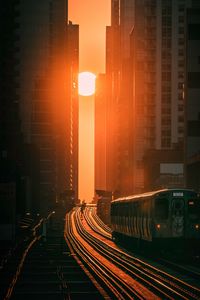 Превью обои поезд, железная дорога, здания, солнце, закат