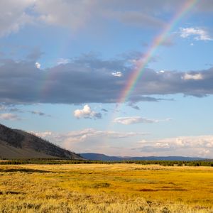 Превью обои поле, облака, радуга, природа