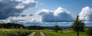Превью обои поля, деревья, кусты, облака, небо, пейзаж