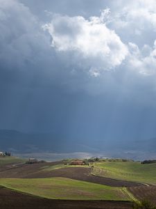Превью обои поля, долина, здание, облака, пейзаж