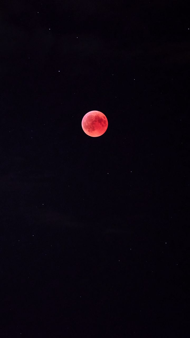 720x1280 Обои полнолуние, красная луна, луна, ночь, небо, звездное небо
