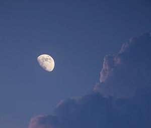 Превью обои полнолуние, луна, облака, небо