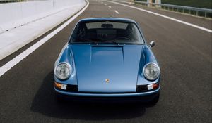 Превью обои porsche 911, porsche, автомобиль, вид спереди, дорога