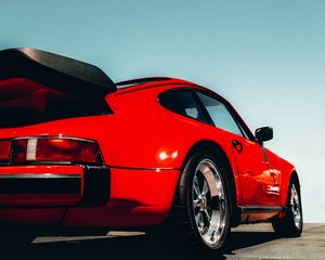Превью обои porsche 911, porsche, автомобиль, красный, дорога, вид сзади