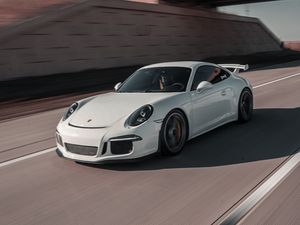 Превью обои porsche 911, porsche, автомобиль, белый, скорость, дорога