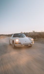 Превью обои porsche 911, porsche, автомобиль, белый, ретро, скорость, дорога