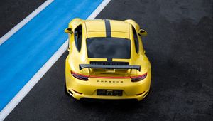 Превью обои porsche 911, porsche, автомобиль, желтый, трасса