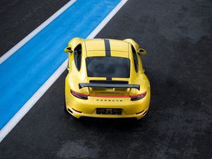 Превью обои porsche 911, porsche, автомобиль, желтый, трасса