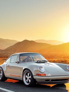 Превью обои porsche, 911, вид сбоку, закат, дорога