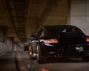 Превью обои porsche 997 carrera, porsche, машина, черный, спорткар, суперкар, вид сзади