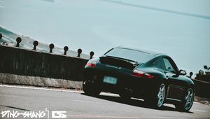 Превью обои porsche 997 carrera s, porsche, вид сбоку, стиль, черный