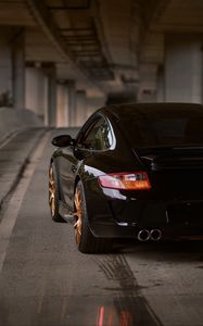 Превью обои porsche 997, porsche, машина, черный, спорткар, вид сзади