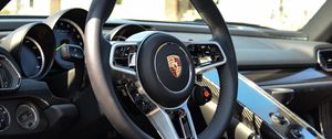 Превью обои porsche, автомобиль, руль, салон, панель