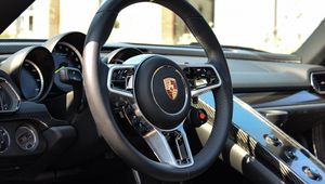 Превью обои porsche, автомобиль, руль, салон, панель