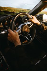 Превью обои porsche, автомобиль, спорткар, руль, руки