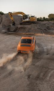 Превью обои porsche, автомобиль, вид сзади, песок, дорога