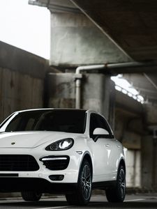 Превью обои porsche cayenne, porsche, машина, белый, вид спереди