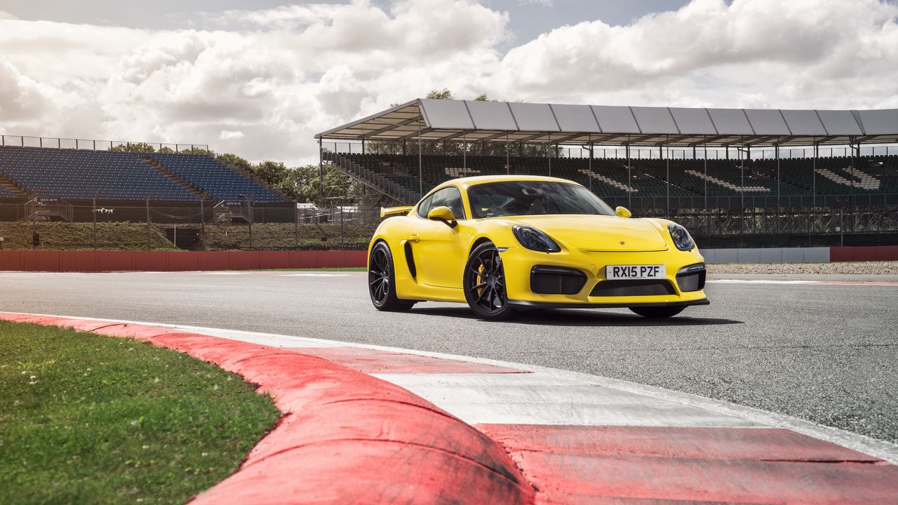 Porsche gt4 sideview