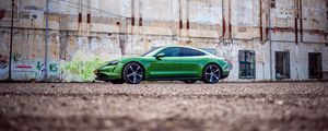 Превью обои porsche taycan, porsche, автомобиль, зеленый