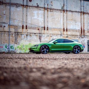 Превью обои porsche taycan, porsche, автомобиль, зеленый
