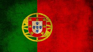 Превью обои португалия, флаг, полосы, цвета, грязь