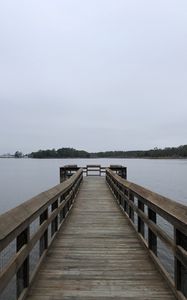 Превью обои пристань, вода, река