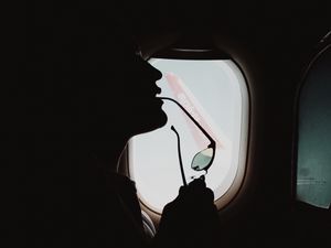 Превью обои профиль, иллюминатор, очки, темный