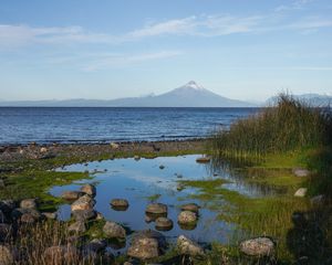 Превью обои пруд, камни, море, вулкан, природа