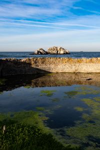 Превью обои пруд, вода, бетон, море, скалы